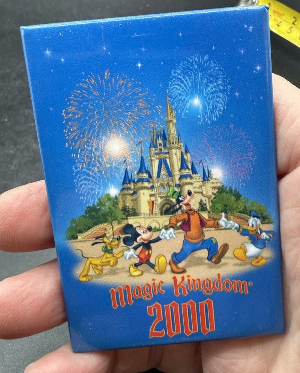 Walt Disney Magic Kingdom 2000 Refrigerator Magnet Mickey Friends Celebrate S1